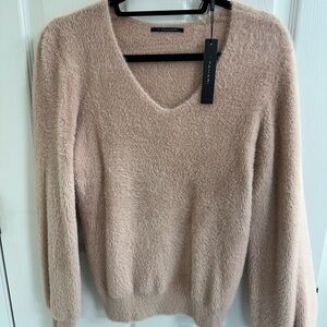 NWT Tahari Women's Blush V-Neck Sweater